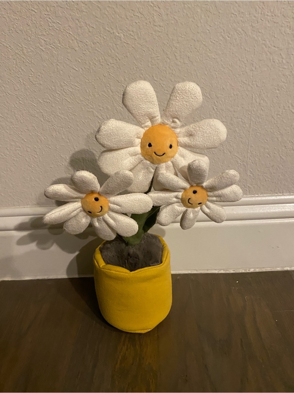 Jellycat Amuseables Daisy Plush Potted Flower White Yellow Stuffed Toy
